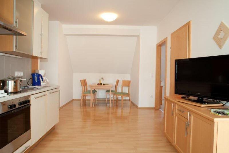 Raiffeisenhof Appartements エーレンハウゼン エクステリア 写真