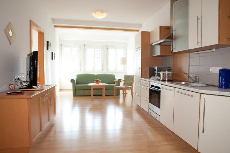 Raiffeisenhof Appartements エーレンハウゼン エクステリア 写真
